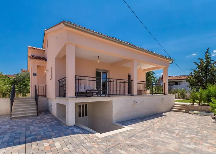 ヴィラ Villa Vita Pinezići